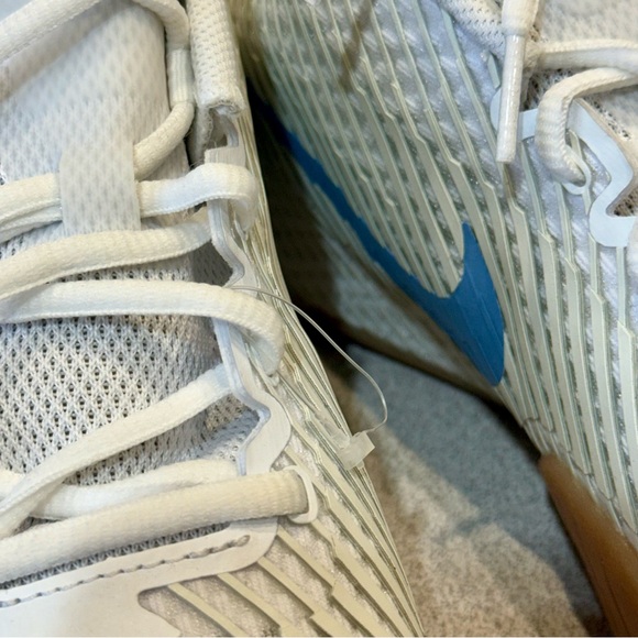 NWOT NIKE COURT AIR ZOOM VAPOR 11 HC 'WHITE LIGHT BLUE GUM' WOMEN’S 9.5 - Picture 5 of 9